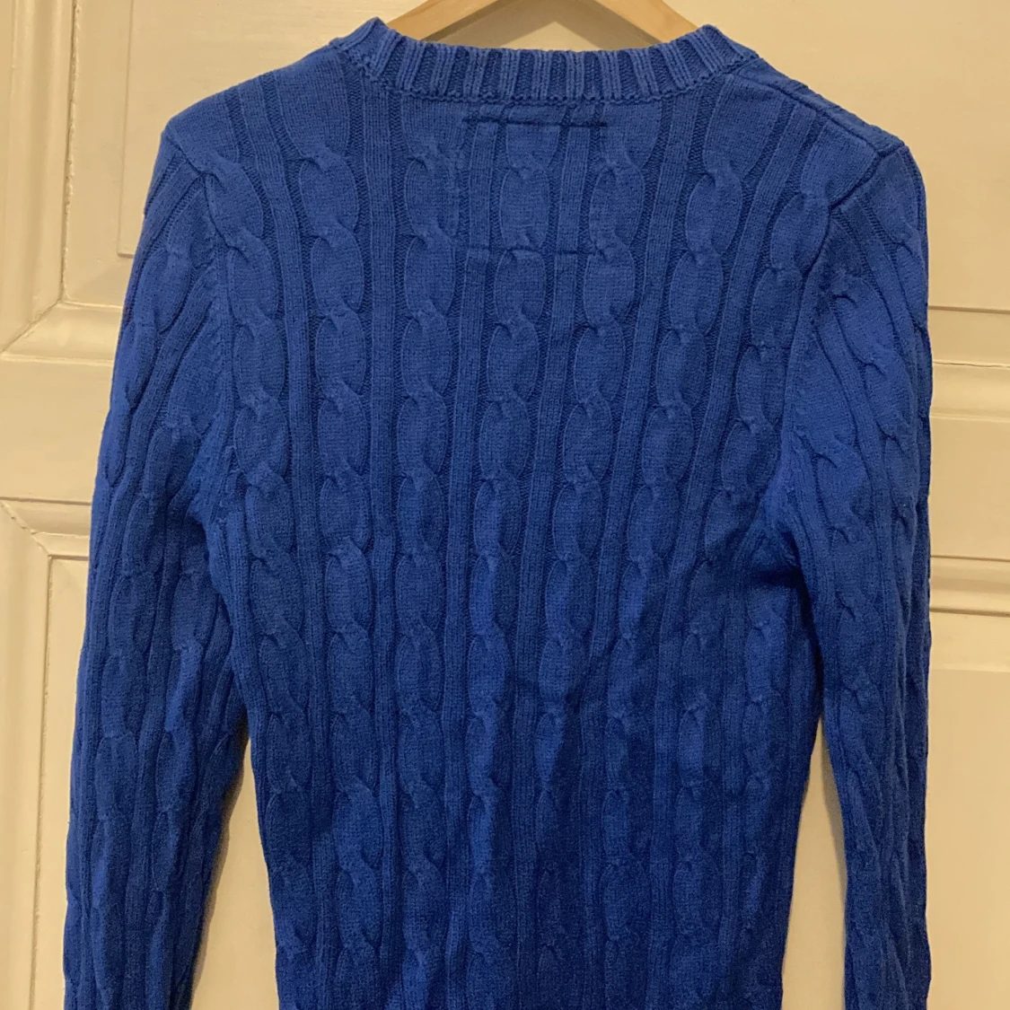 Blå kabelstickad tröja från Abercrombie & Fitch - 1