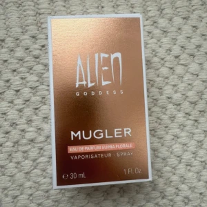 Alien Goddess Eau de Parfum Supra Florale 30 ml - Alien Goddess Supra Florale från Mugler, endast testad!