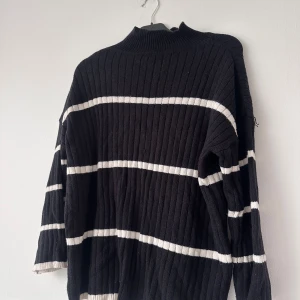 Stickad tröja - Tröja