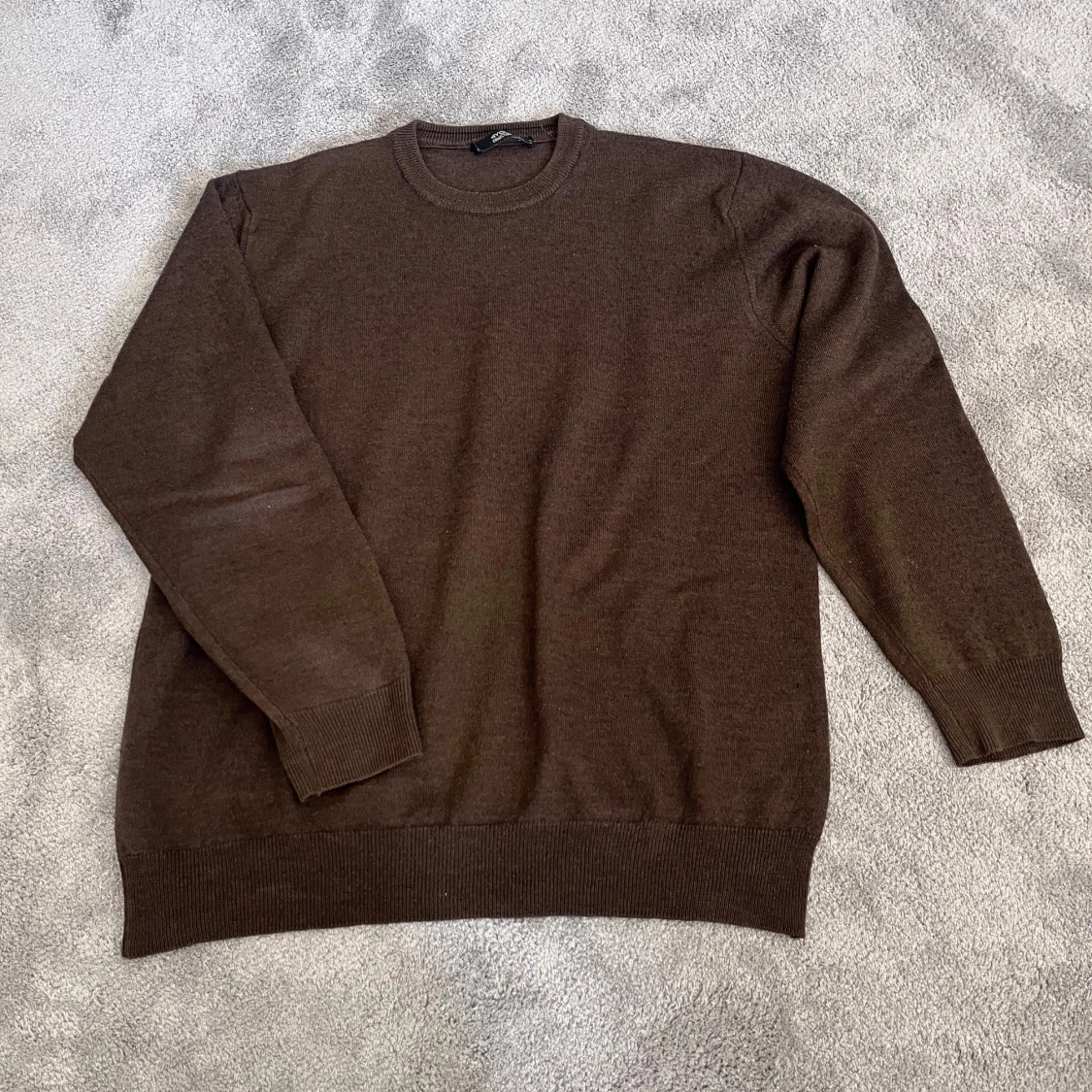 Brun stickad tröja - 2