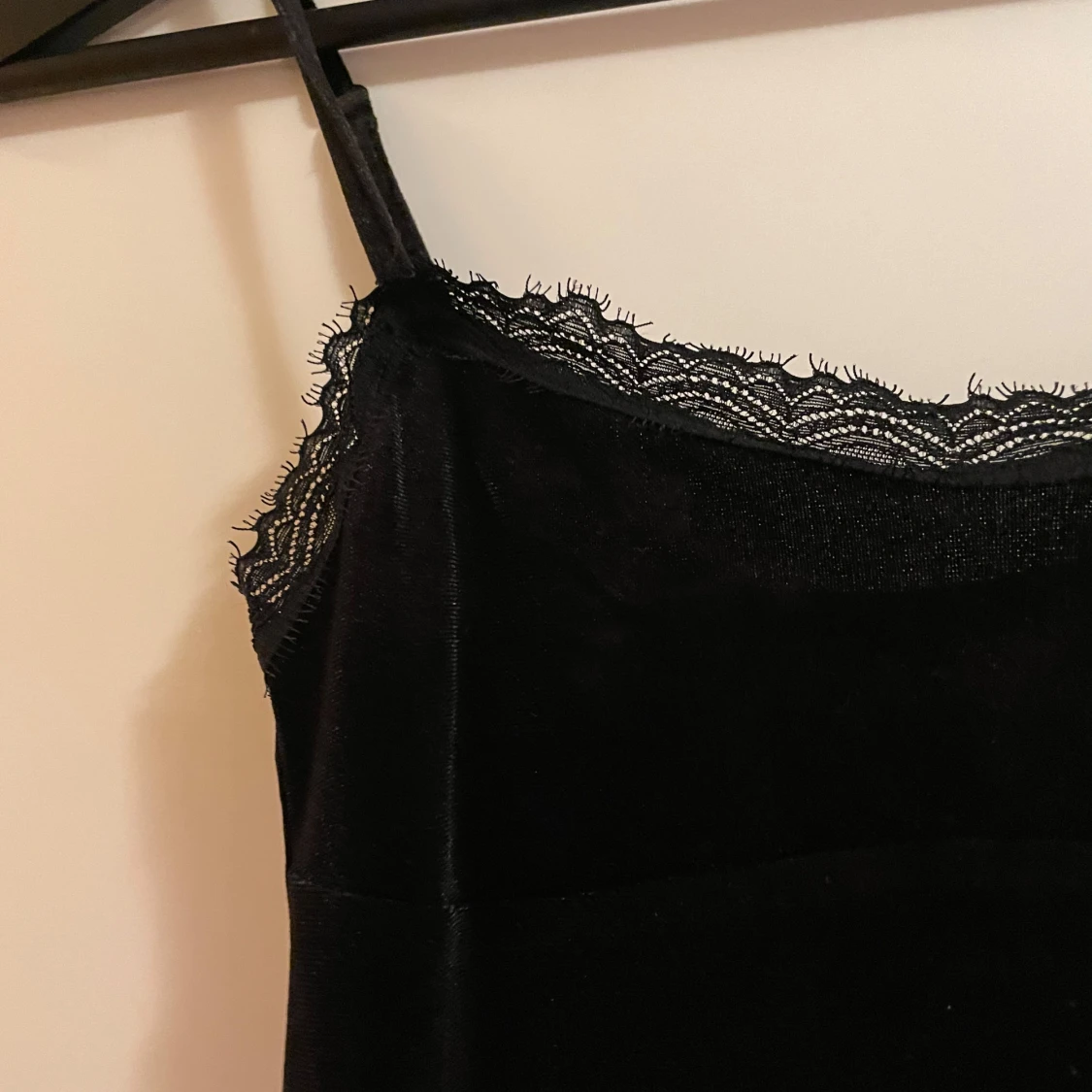 Svart klänning med spets från H&M Divided - 1