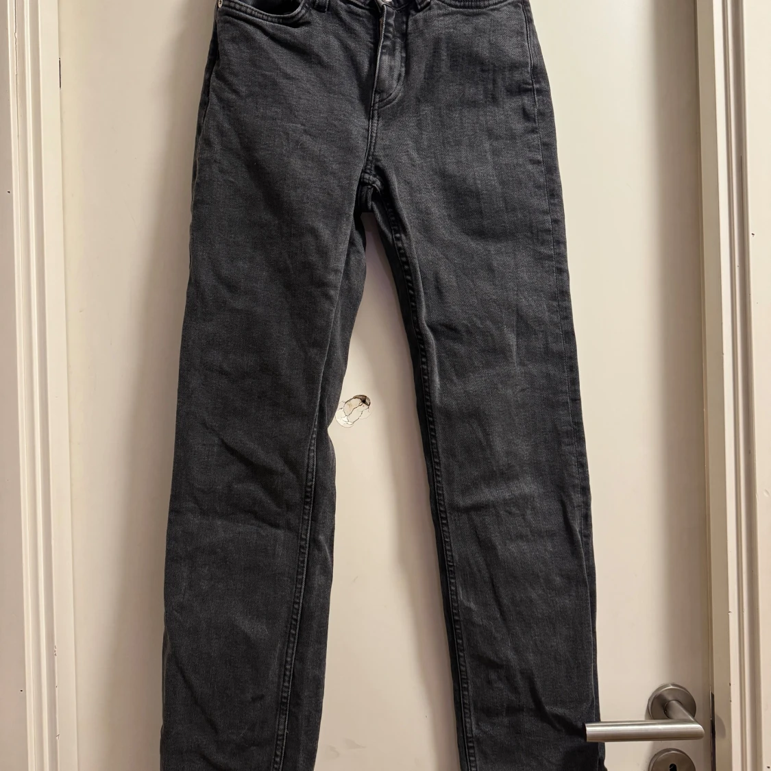 Svarta raka jeans - 1