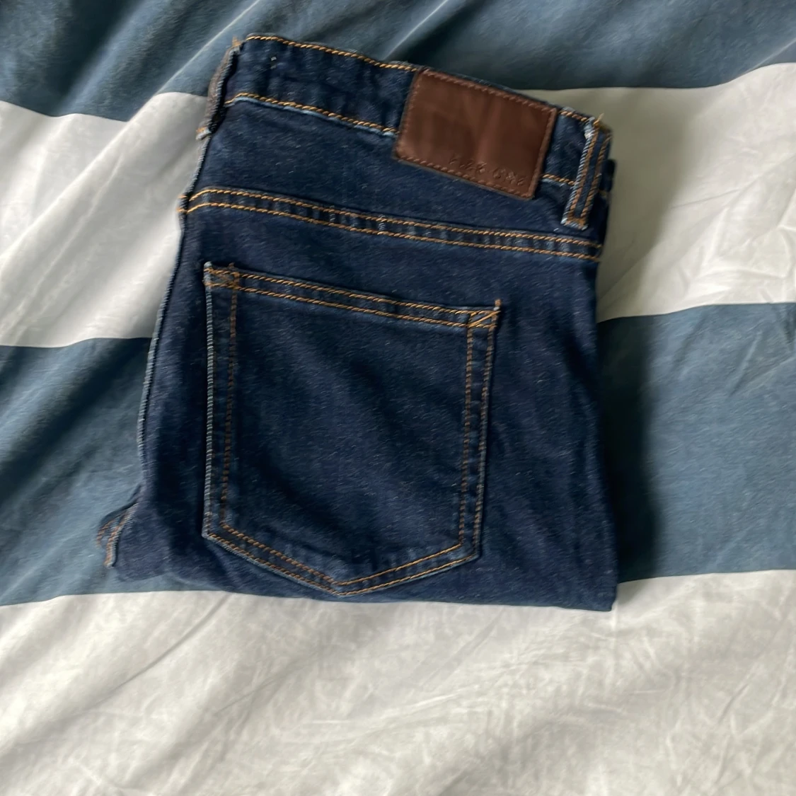 HELT OANVÄNDA! Mörkblå jeans från Pier One - 4