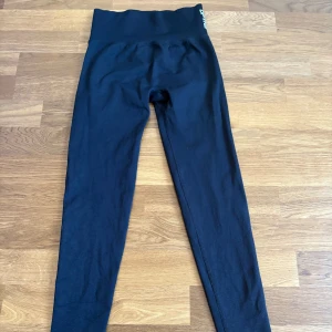 Dfyne Dynamic  - Dynamic leggings från Dfyne, använda en gång 