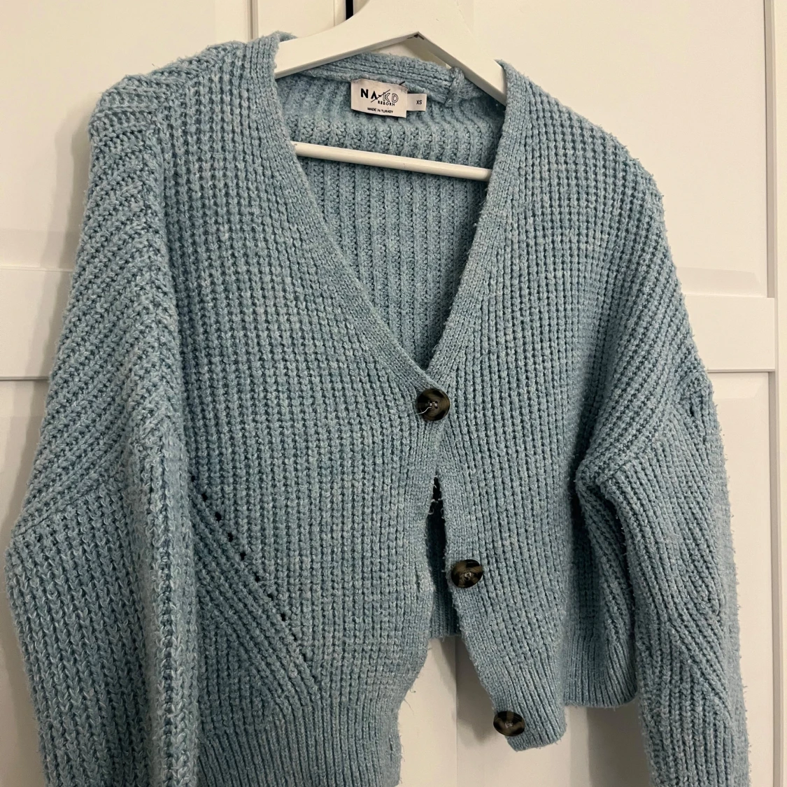 Ljusblå stickad kofta från NA-KD - 1