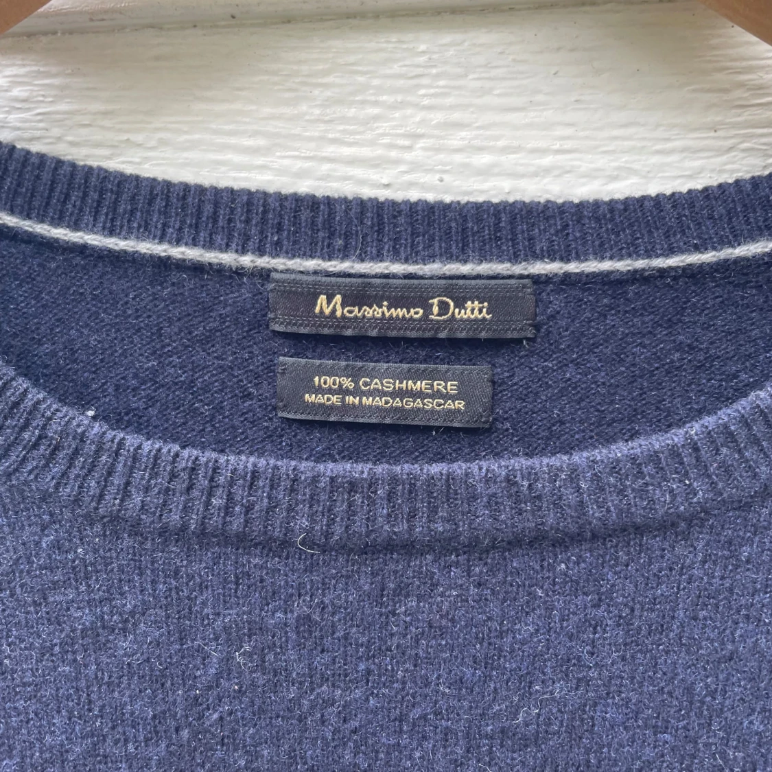 Mörkblå kashmirtröja från Massimo Dutti - 1