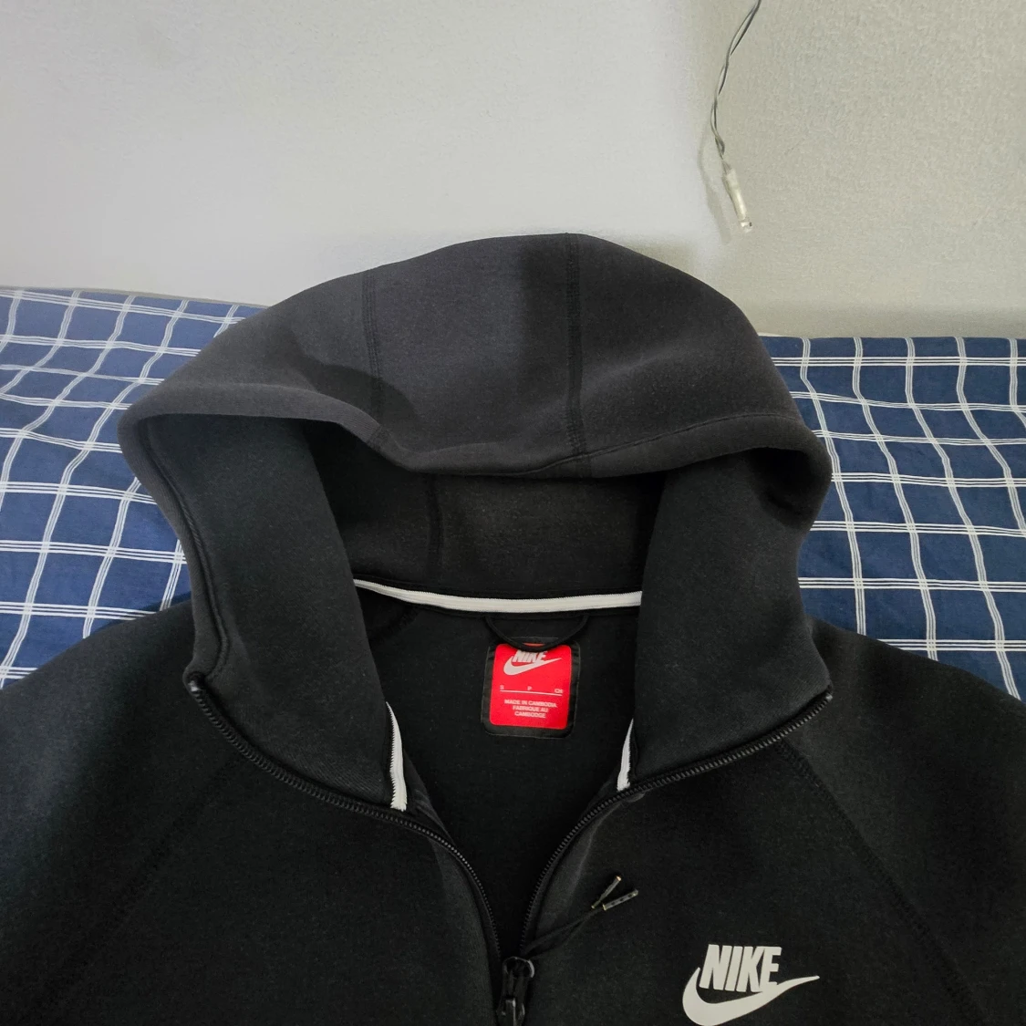Svart och grå Nike tech fleece  - 1