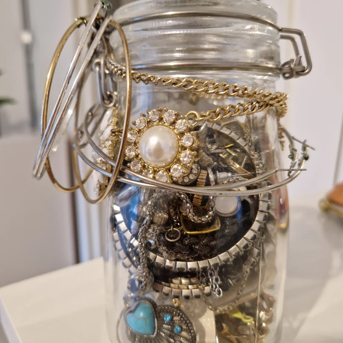 VINTAGE Mystery Jewlery Jar - gold and silver