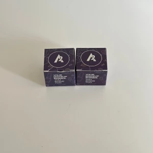 Nya I Love A2 Ögonskuggor - 2st helt nya I Love A2 ögonskuggor i pulverform i färgerna ”JINN” & ”HOLEK”! Nypris 405kr! FÖRST TILL KVARN!