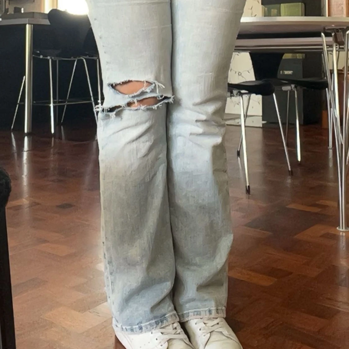 Lågmidjade bootcut jeans från H&M  - 1