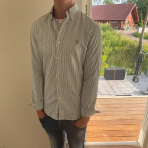 Polo Ralph lauren skjorta  - Säljer nu denna Polo Ralph lauren skjorta, skriv för fler bilder/frågor🙌🏼