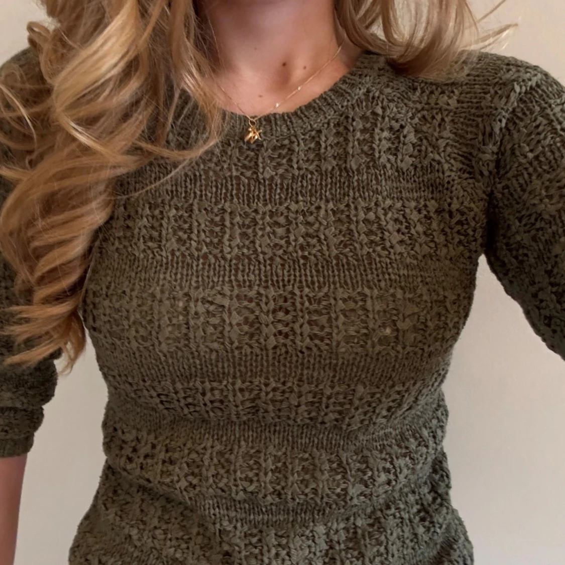 Olivgrön stickad tröja - 1
