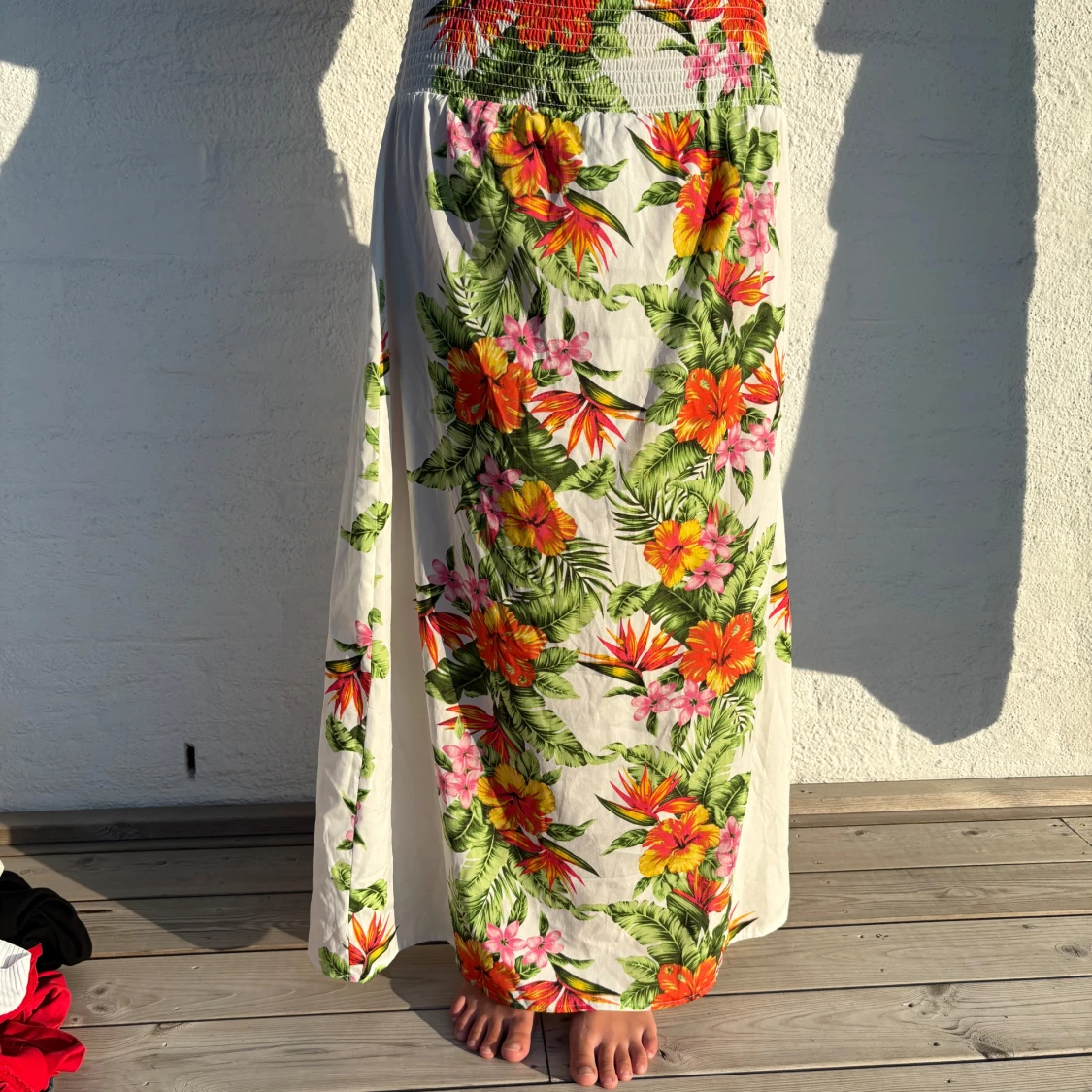 Vit långklänning med blommor Atmosphere - 1