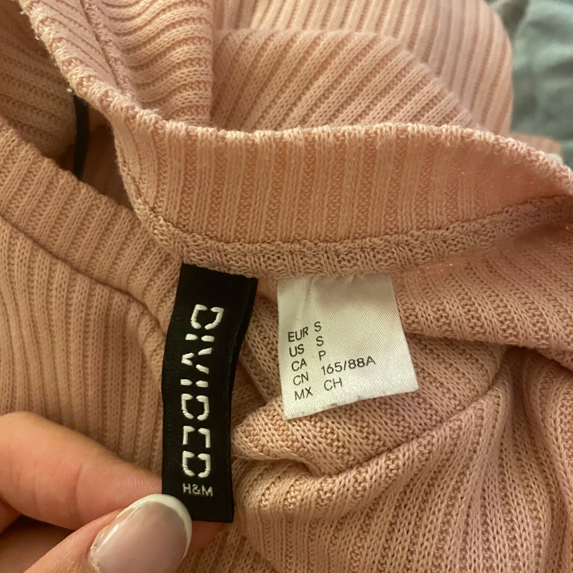 Rosa ribbad topp med pärlor H&M  - 2