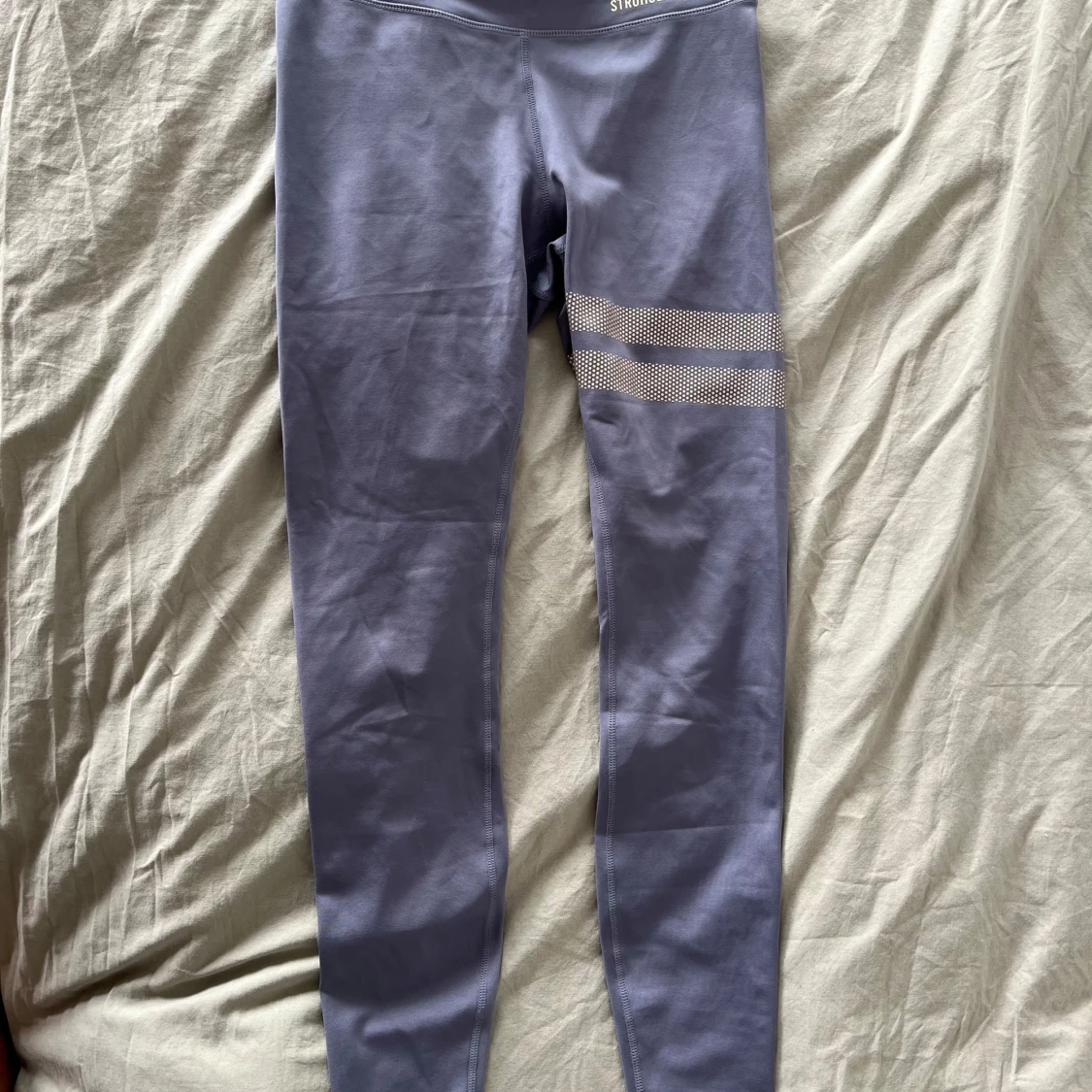 Grått träningsset från Stronger strl S - 3