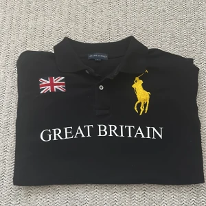 Polo Ralph Lauren  - Polo piké, i princip helt nya, GREAT BRITIAN, lägg ett bud eller köp direkt!!
