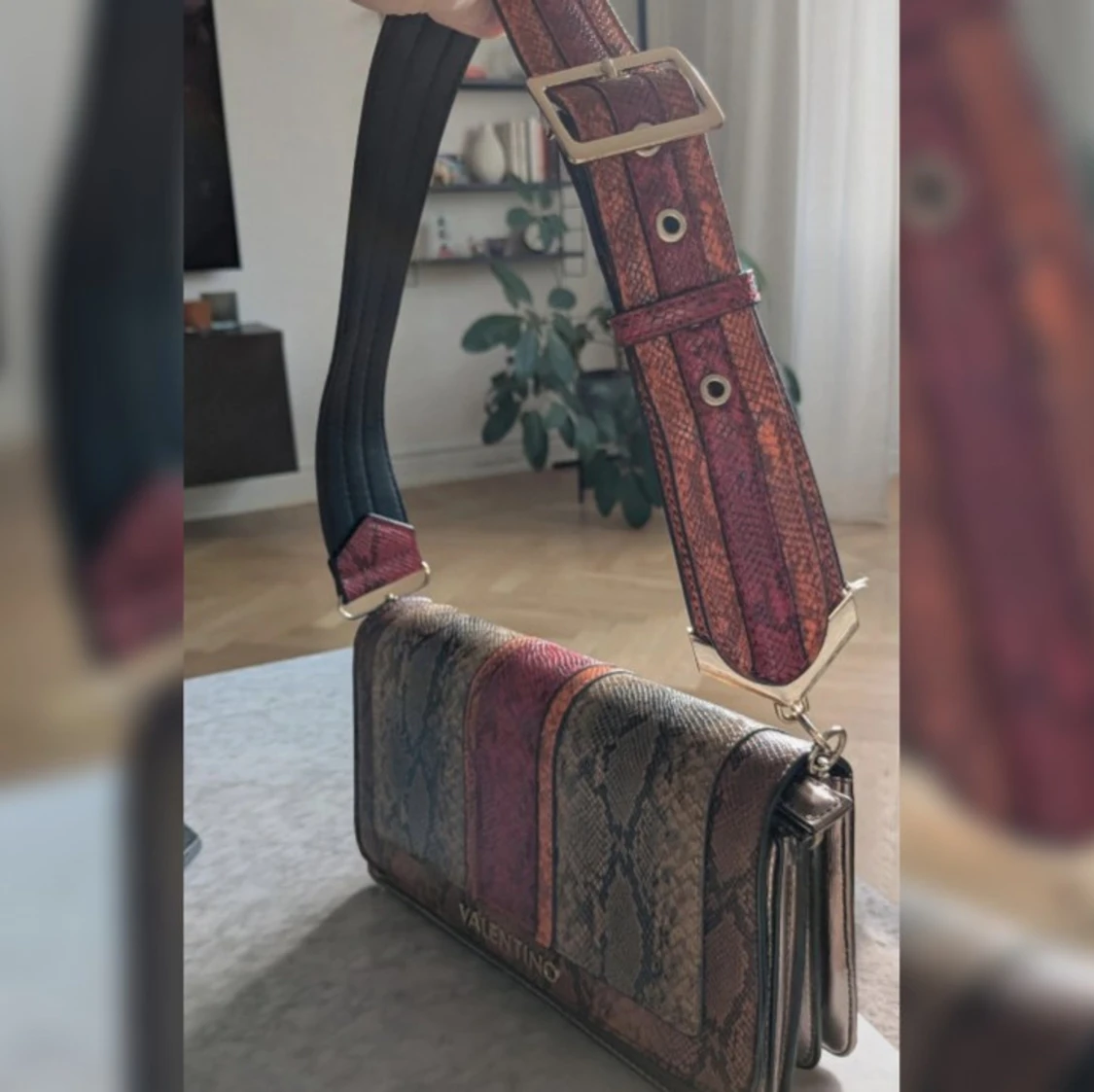 Axelväska från Valentino - 1