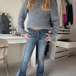 Seven jeans  - Seven jeans 💞Tjejen på bilden är 162 cm  och bär vanligtvis 32/34💞💞