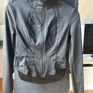 Träningskofta - Superbekväm träningskofta i bra kvalité