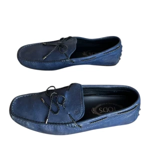 Tods  - Tods loaders / espadrilles. Storlek 41.5. Skick 8/10 super fräscha! Pris 1090! Finns att köpa på Fashionels.com 