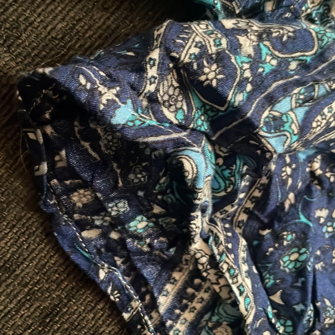 Blå mönstrade shorts med smockad midja - 1