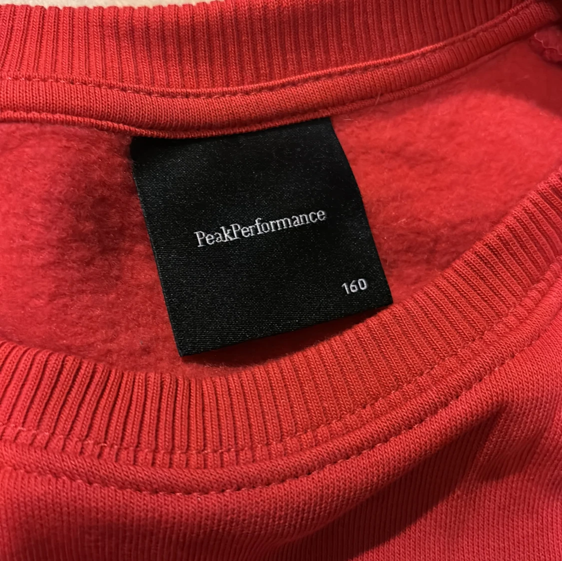 Röd sweatshirt från Peak Performance - 1