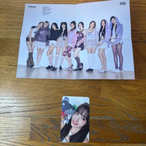 Twice Momo photocard och poster  - Från Twice Strategy Digipack 