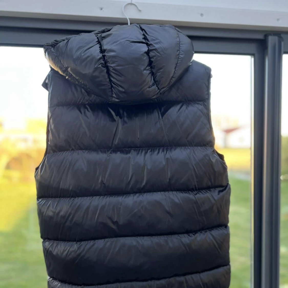 Svart dunväst från Moncler - 2