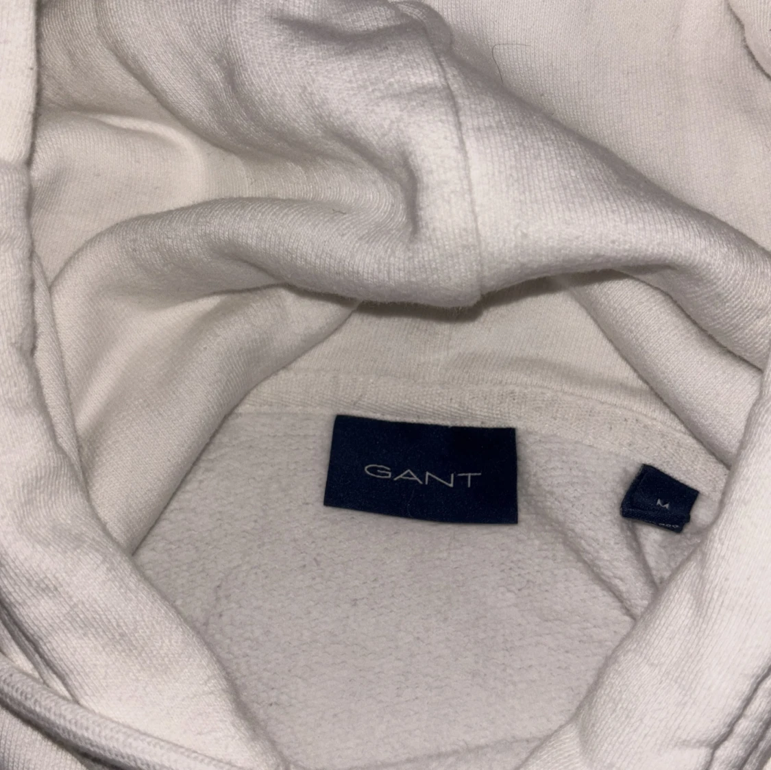 Vit hoodie från GANT - 2