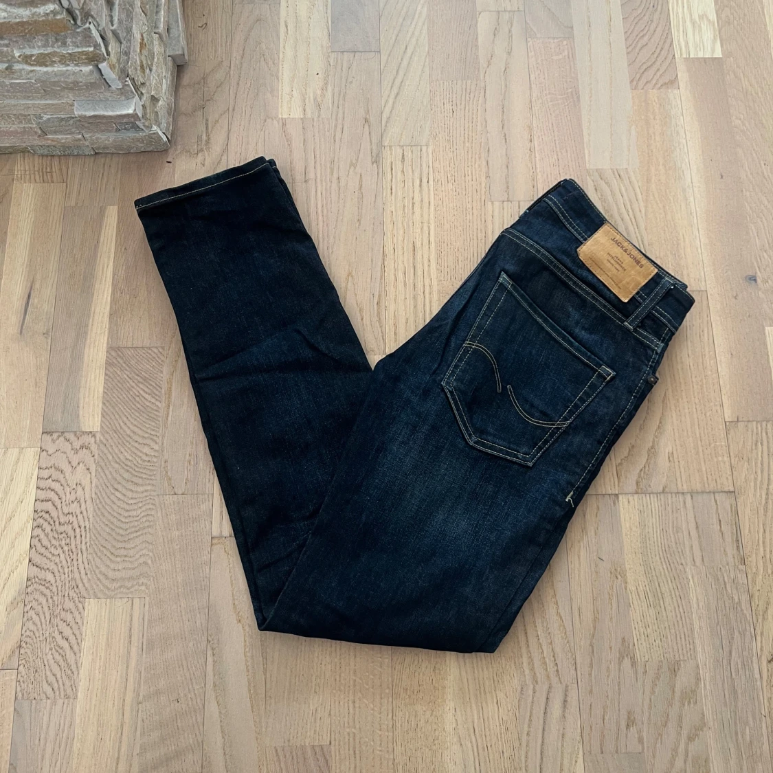 Mörkblå jeans