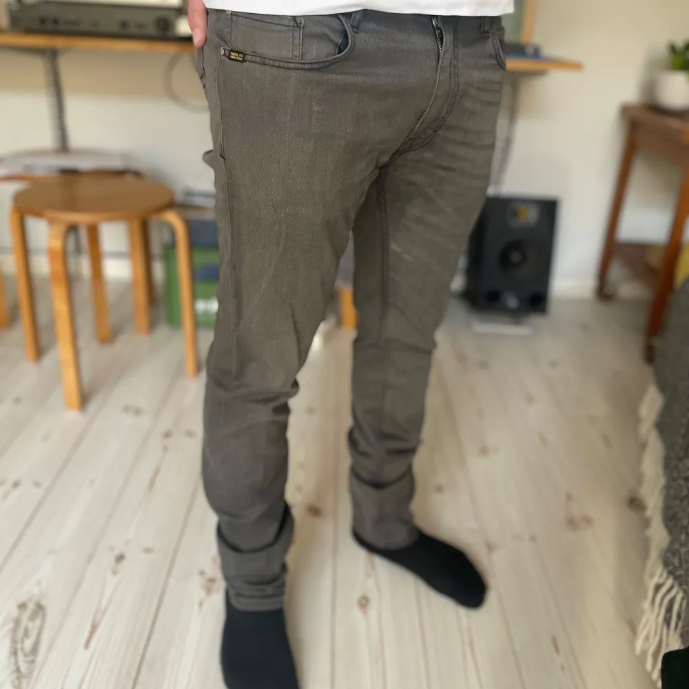Säljer nu mina Tiger of Sweden jeans👖                                                              Storlek: 31/32, Skick: 9,5/10 (Nästan helt ny), Nypris: 1599kr, Mitt pris: 229kr, Skriv vid minsta fråga, Fraktar alltid inom 48h efter köp📦. Farkut & Housut.