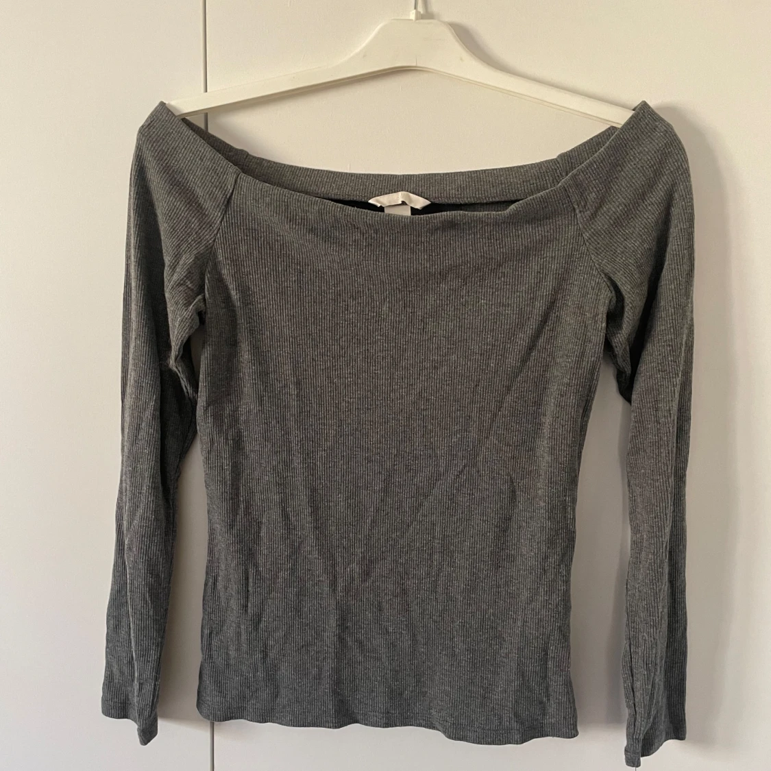 Offshoulder tröja - 1