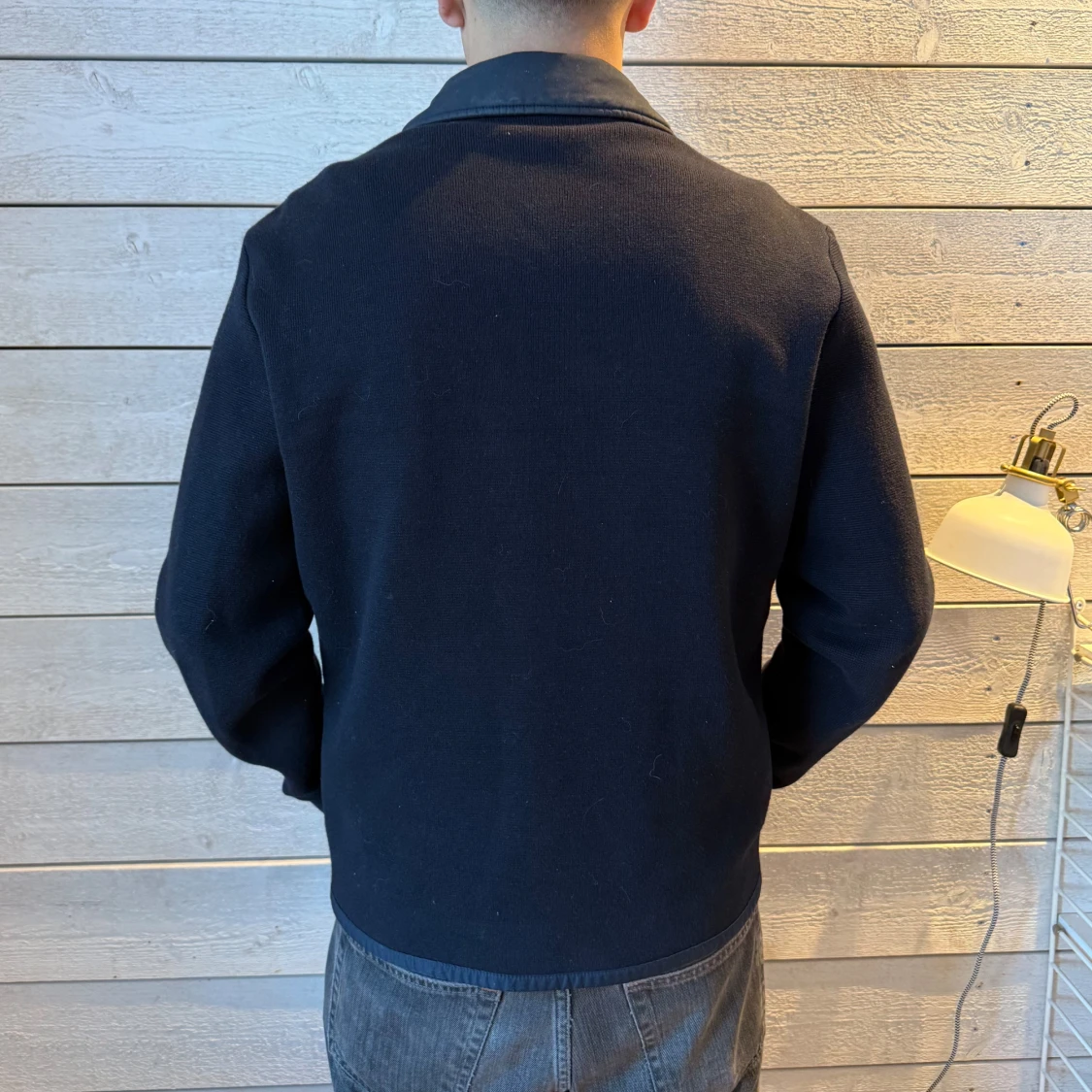 Mörkblå jacka med quiltade detaljer - 3