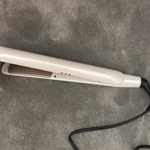 Säljer en platttpng från BaByliss. Använd men är i bra skick 😍