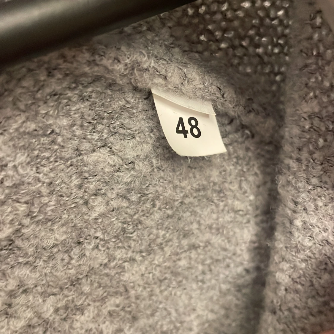 Grå stickad jacka med huva från Gran Sasso - 1