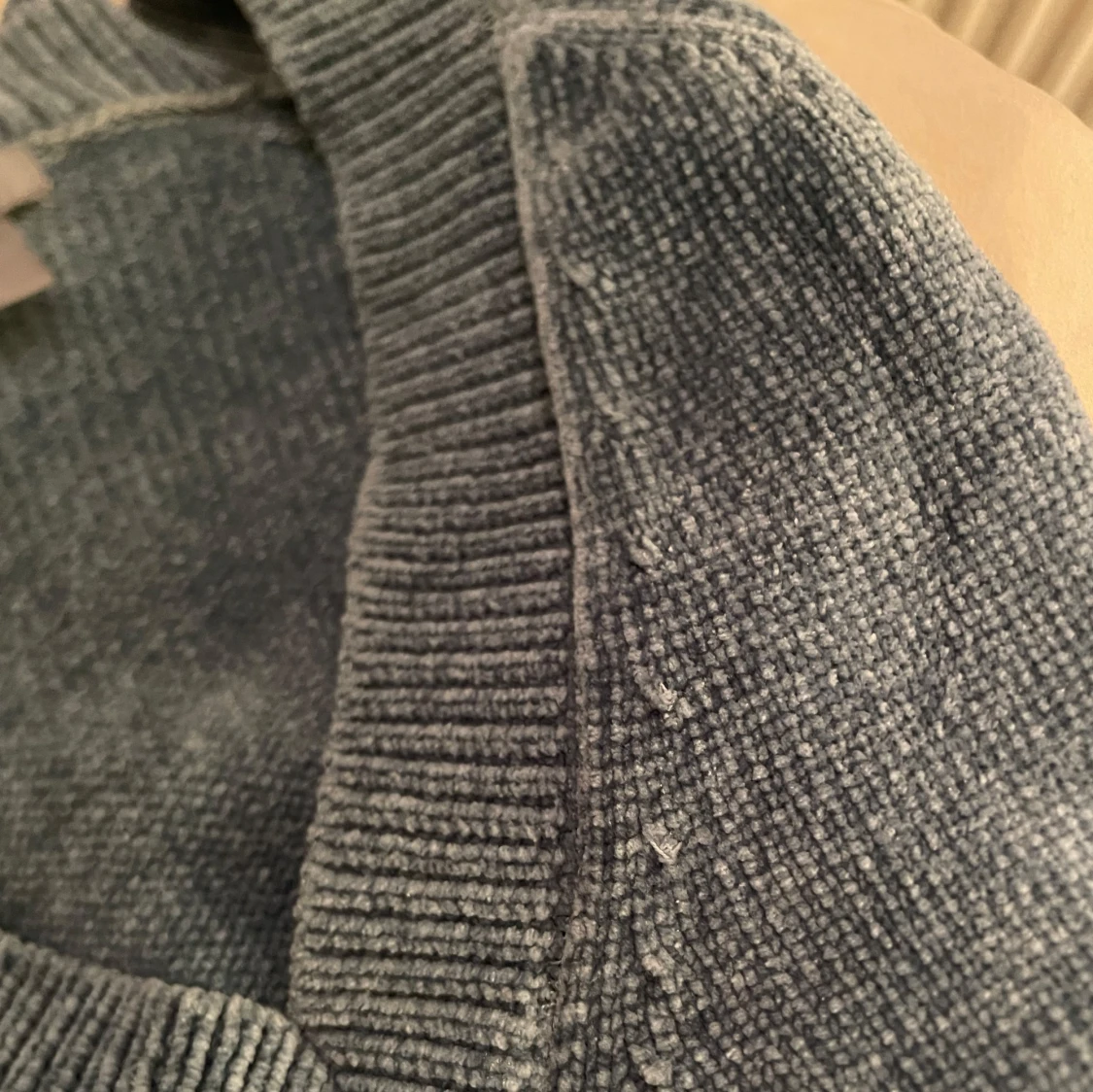 Grön stickad tröja - 1