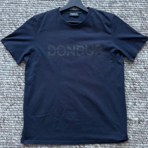 DONDUP T-SHIRT - Dondup T-shirt - Skick: 9,7, använd 2 gånger - deluxecloset 