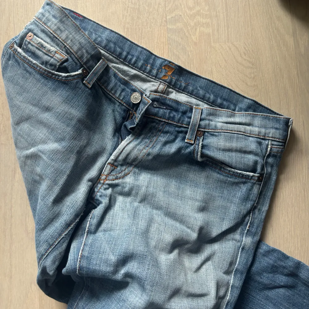 Ass snygga jeans med najs wash, från 7 all mankind . Farkut & Housut.