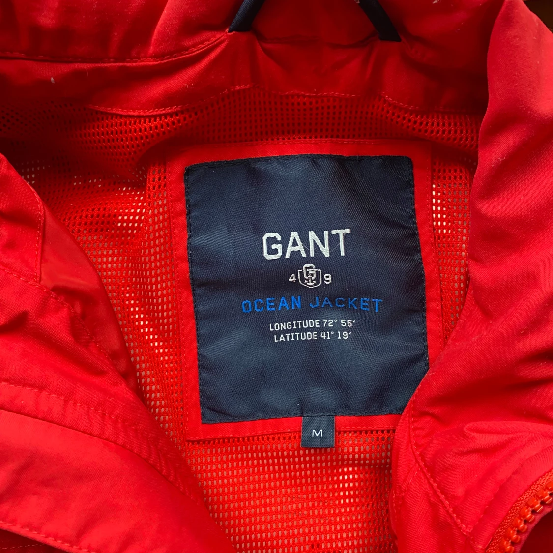 Röd vindjacka från GANT - 2
