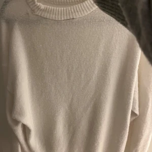 White sweater - Great condition, comfy.