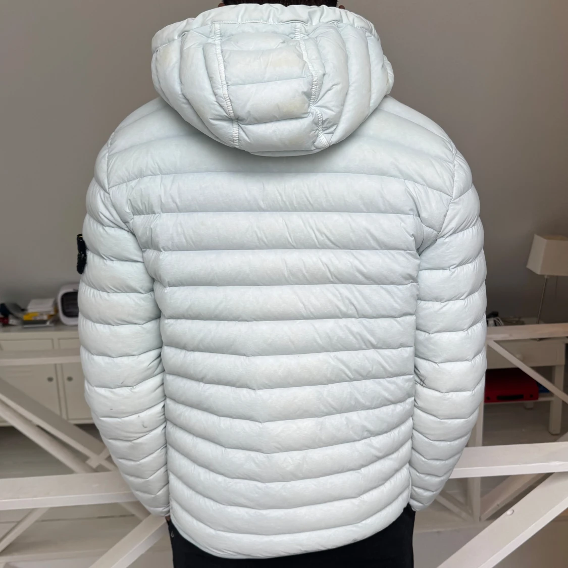 Ljusblå dunjacka med huva från Stone Island - 1