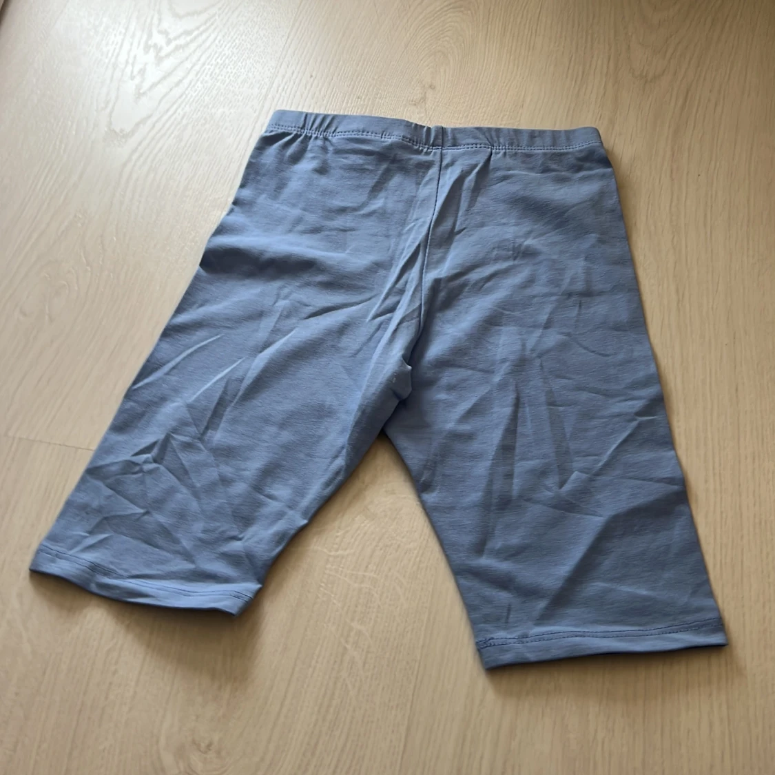 Ljusblå cykelshorts från H&M