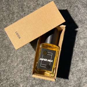 Super Milk parfym från Lush - Säljer en flaska Super Milk parfym från Lush. Helt ny, endast testad.