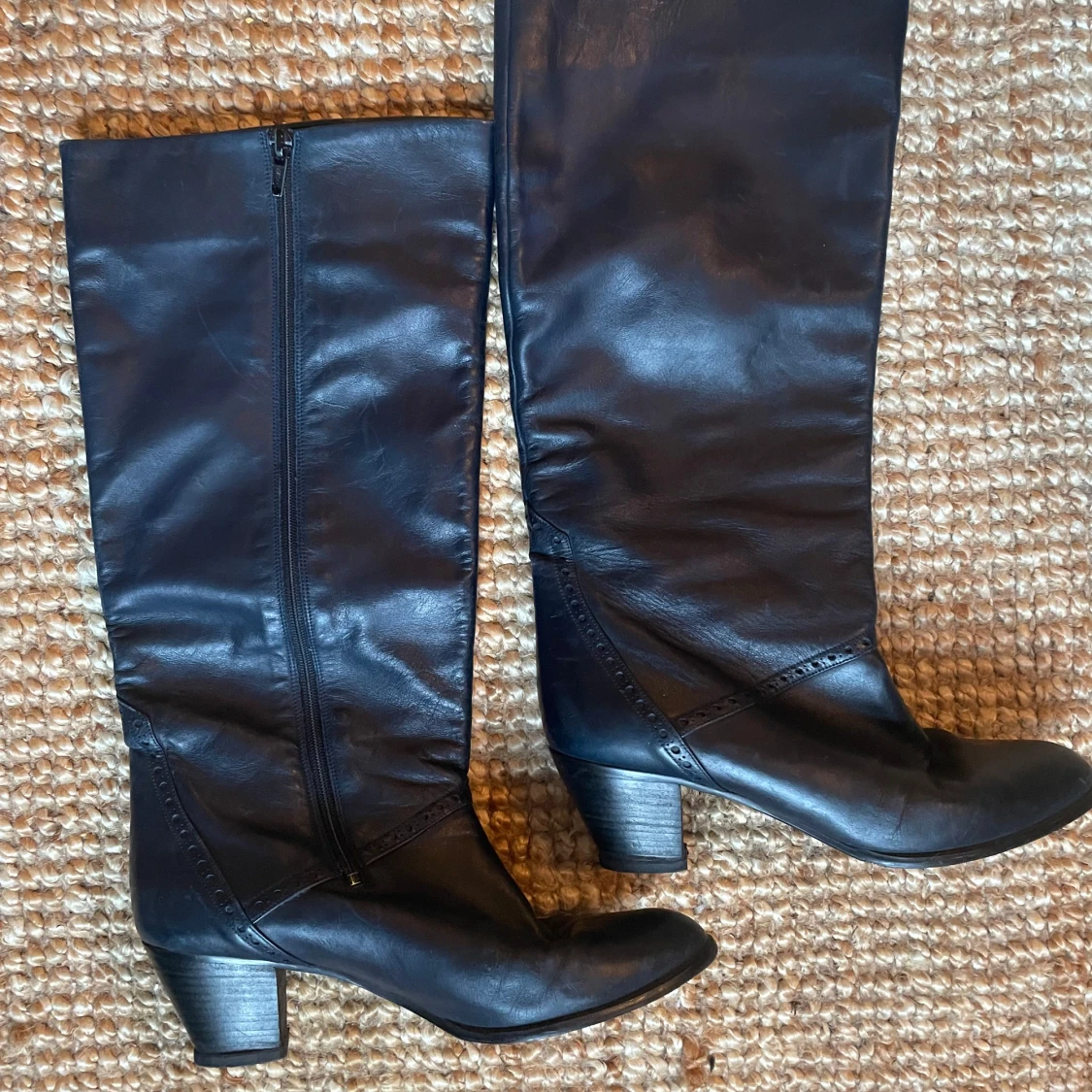 Mörkblå skinnstövlar från Peter Kaiser