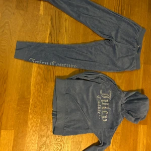 Juicy set st 10-11 år - Barn juicy set, mycket bra skick, juciy logga på ben bröst och rygg