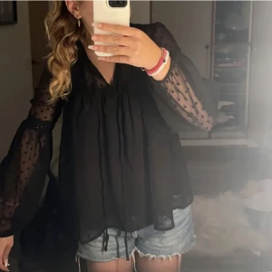 Svart blus från vila - Så fin blus från vila används ej längre dock💕💕