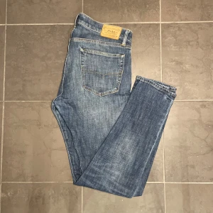 Ralph lauren jeans - Feta slim ralph lauren jeans | skick 8/10 | storlek w 32 | sitter slim | ny pris: 1600kr | mitt pris 349kr| pris kan diskuteras| hör av er vid några funderingar😊// Torslanda closet 