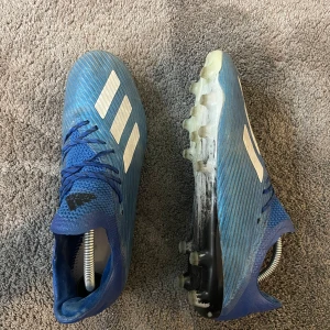 Adidas X 19.1 Fotbollsskor  - Storlek 43 1/3 ag dobbar bra skick med mkt liv kvar i sig! Sjukt billiga!