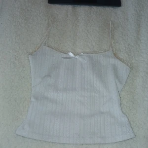 Couqette linne🎀 - Gulligt vitt linne, perfekt till sommaren☀️