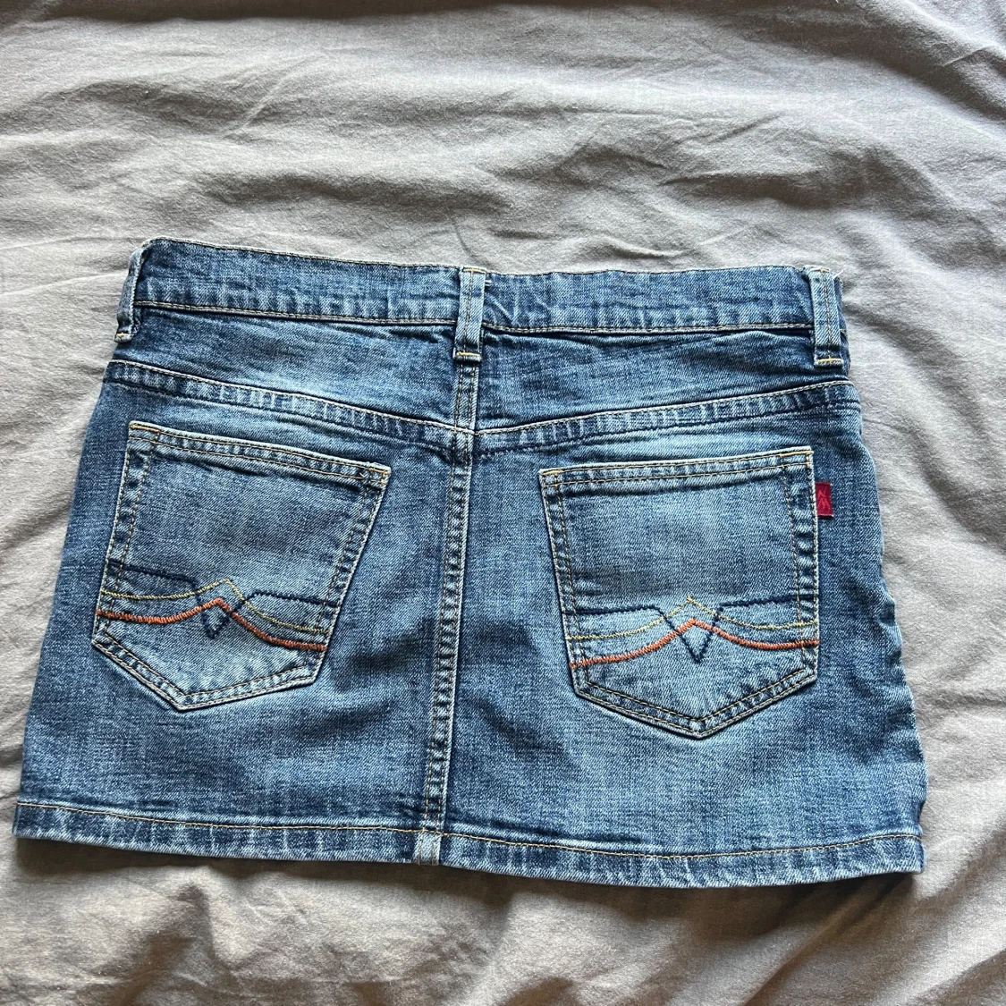 Blå lågmidjad kjol - 1